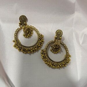 Elegant Gold Hoop Earrings